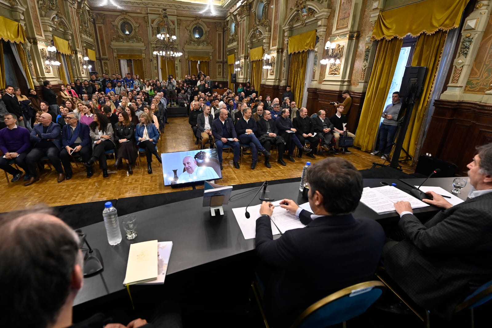 Kicillof, Sileoni y Carrara presentaron un libro sobre el legado educativo de Francisco