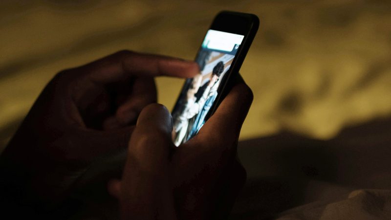 El exceso de uso de redes le está robando el sueño a los adolescentes bonaerenses