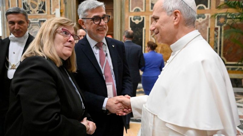 León XIV: fortalecer la educación para prevenir abusos a menores y personas vulnerables