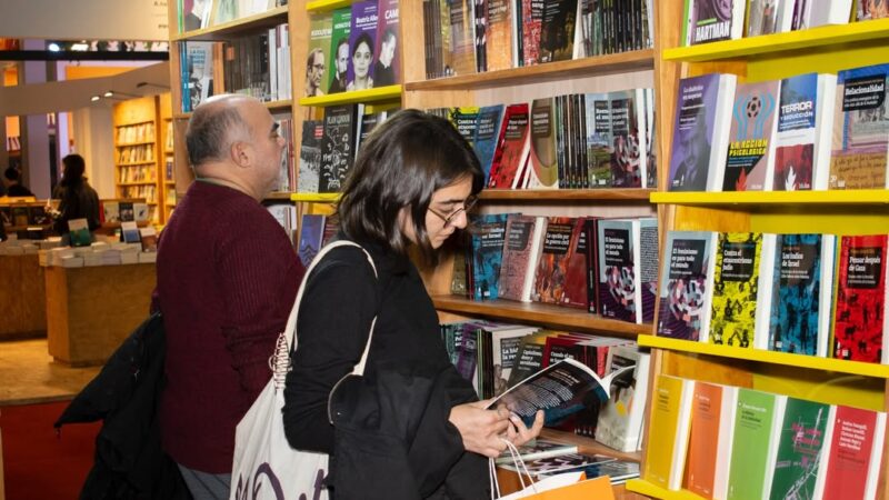 Las editoriales cooperativas se organizan y ganan terreno en la 50ª Feria del Libro